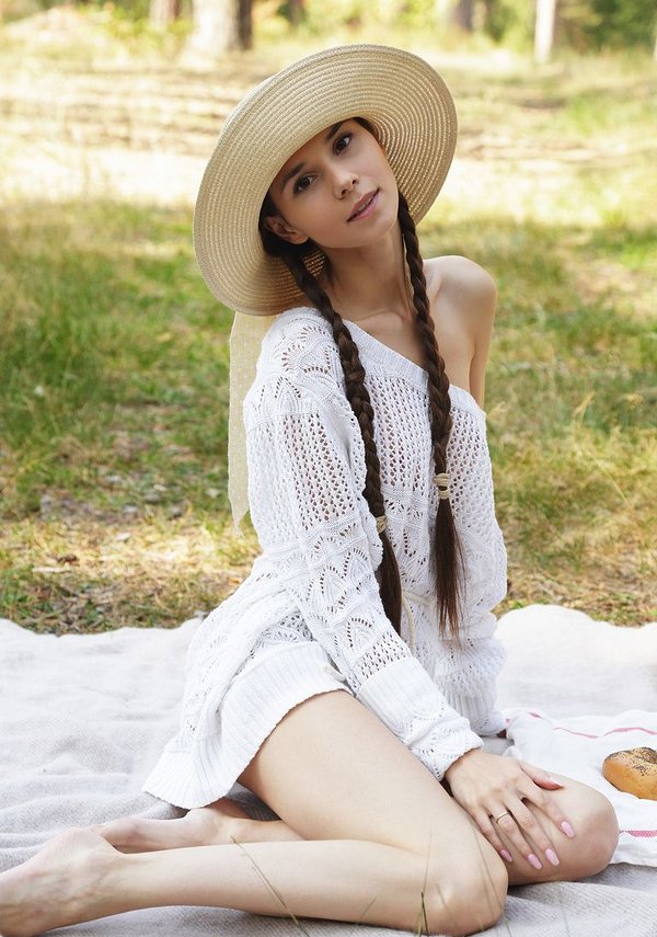 Лена, 33